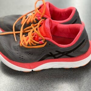 ASICS Women’s 9.5- ASICS 33-M 2 AmpliFoam Grey "Titanium/Black/Diva Pink"